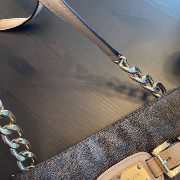 Micheal Kors crossbody purse - Picture 3 of 6